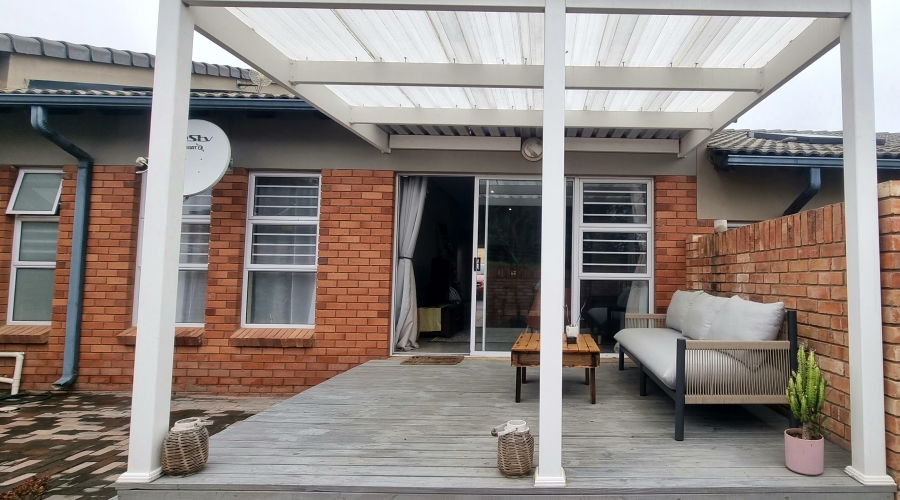 2 Bedroom Property for Sale in Beacon Bay Eastern Cape